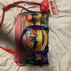 Harvey’s seatbelt bag